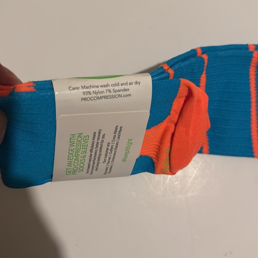 NWT- Pro Compression Performance Socks-Size S/M - Picture 4 of 5
